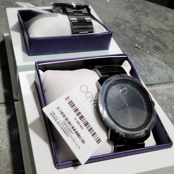 Movado Mens Watch - Picture 2 of 2